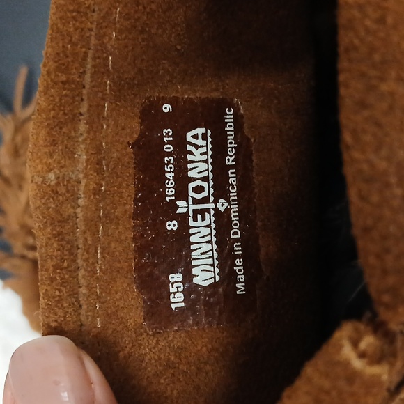 Minnetonka Fringe Moccasin Boots - Tan Womens Size 8 - Picture 5 of 6